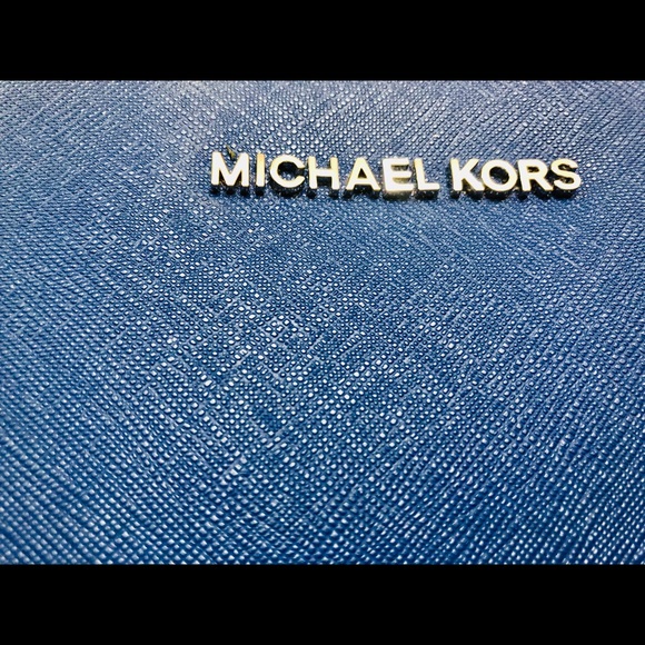Michael Kors Crossbody - Picture 4 of 6
